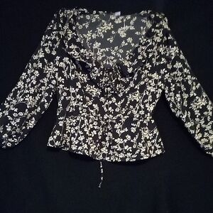 Old Navy Women's Petite Grey Ruffle Floral Long Sleeve Flower Gray Blouse Shirt